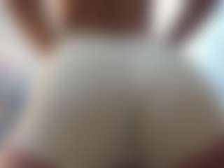 Live cam show with miiamadison - Spank Red Hair on live18s.com