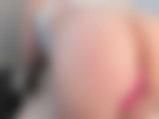 Live cam show with miiamadison - Living Room on crypto-cams