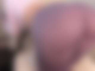 Live cam show with miiamadison - Small Ass on Gym Cam Girls