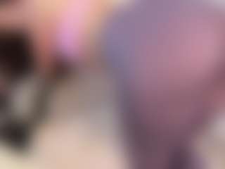 Live cam show with miiamadison - Living Room on crypto-cams