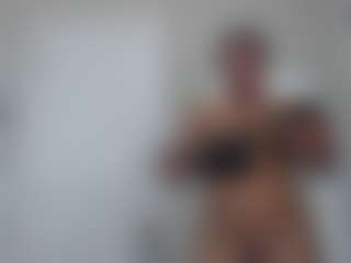 Lia L's Live Sex Cam Show