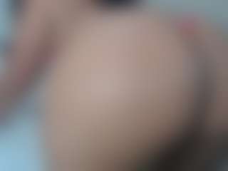 Lia L's Live Sex Cam Show