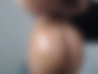 Lia L's Live Sex Cam Show