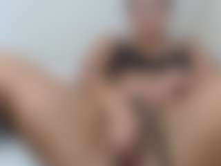 Lia L's Live Sex Cam Show