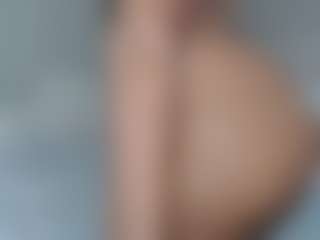 Lia L's Live Sex Cam Show