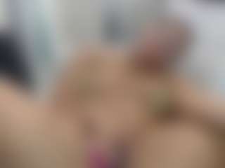 Live cam show with Lia L - Short on Mixed Magazine Live