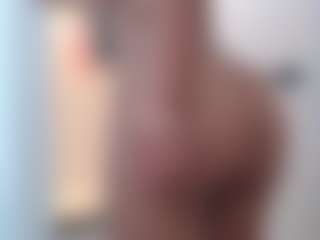 Lia L's Live Sex Cam Show