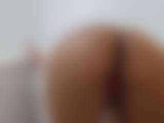 Lia L's Live Sex Cam Show