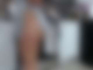 Lia L's Live Sex Cam Show