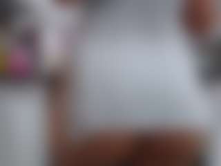 Live cam show with Lia L - Foot Fetish Curvy on makecum.org