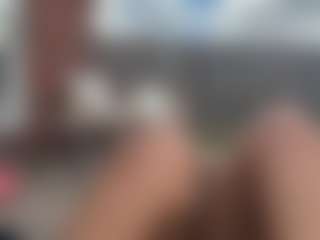 Lia L's Live Sex Cam Show