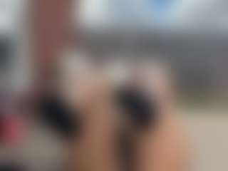 Lia L's Live Sex Cam Show