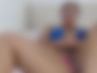 Lia L's Live Sex Cam Show