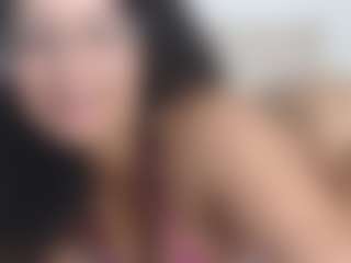 Live cam show with Lia L - Dildo Or Vibrator on Camsoda Late Night