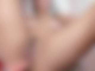 emma-white001's Live Sex Cam Show