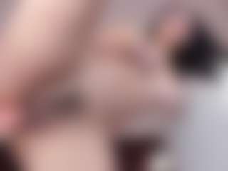 emma-white001's Live Sex Cam Show