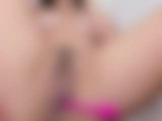emma-white001's Live Sex Cam Show