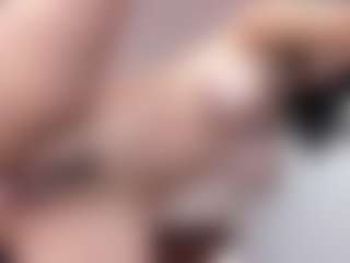 emma-white001's Live Sex Cam Show