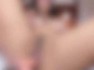 emma-white001's Live Sex Cam Show