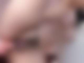 emma-white001's Live Sex Cam Show