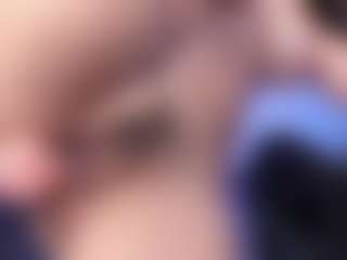emma-white001's Live Sex Cam Show