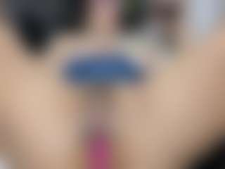 emma-white001's Live Sex Cam Show