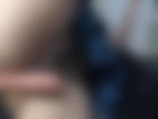 emma-white001's Live Sex Cam Show
