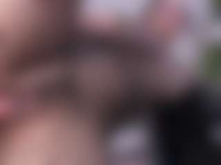 emma-white001's Live Sex Cam Show
