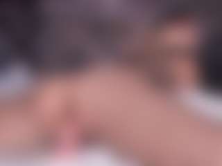 emma-white001's Live Sex Cam Show