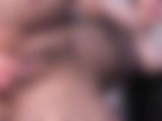 emma-white001's Live Sex Cam Show