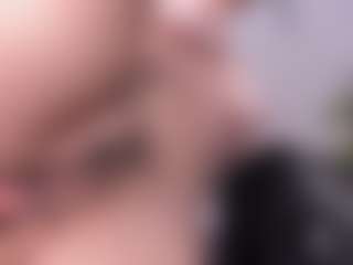 emma-white001's Live Sex Cam Show