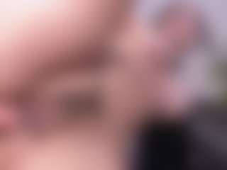 emma-white001's Live Sex Cam Show