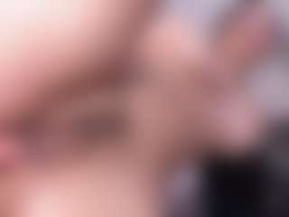 emma-white001's Live Sex Cam Show