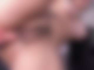 emma-white001's Live Sex Cam Show
