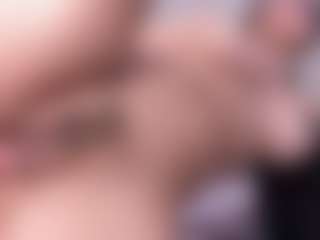 emma-white001's Live Sex Cam Show