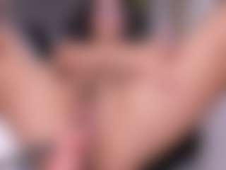 emma-white001's Live Sex Cam Show