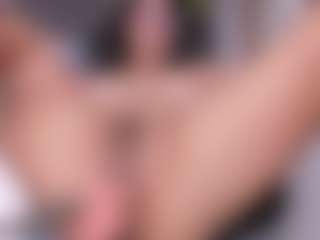 emma-white001's Live Sex Cam Show