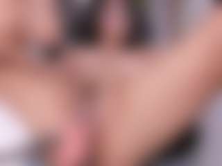 emma-white001's Live Sex Cam Show