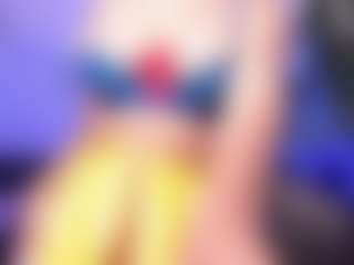 Live cam show with emma-white001 - Glasses on Camsoda