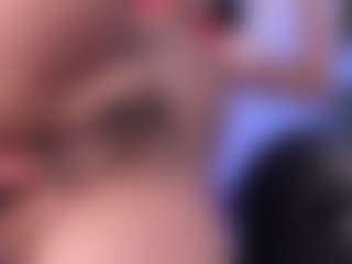 emma-white001's Live Sex Cam Show
