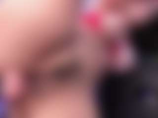 emma-white001's Live Sex Cam Show