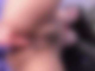 emma-white001's Live Sex Cam Show