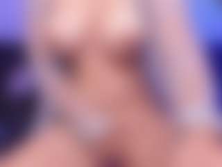 emma-white001's Live Sex Cam Show