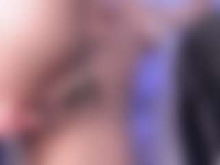 emma-white001's Live Sex Cam Show