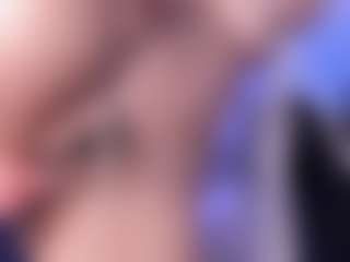 emma-white001's Live Sex Cam Show