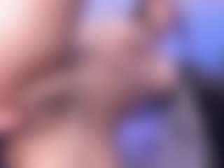 emma-white001's Live Sex Cam Show