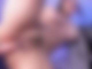 emma-white001's Live Sex Cam Show