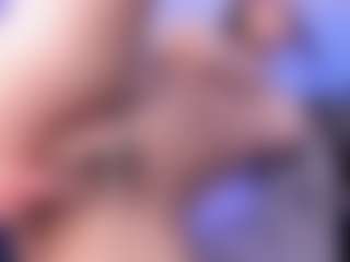 emma-white001's Live Sex Cam Show