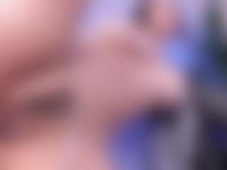 emma-white001's Live Sex Cam Show