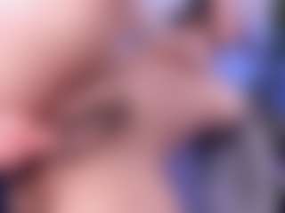 emma-white001's Live Sex Cam Show